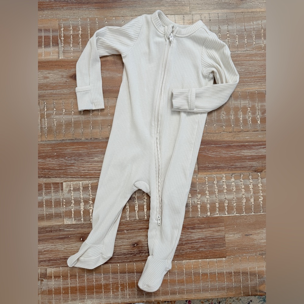 (3/$15) Old navy ribbed baby 2 way zipper sleeper pajamas 3-6 months